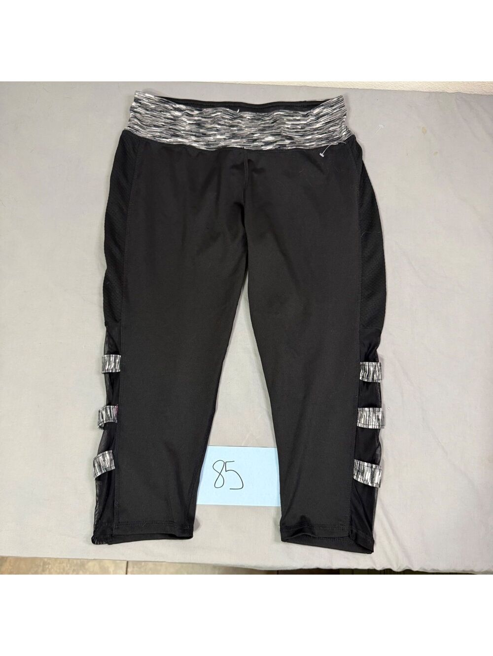 Game Time Women's Athletic Capri Leggings with Mesh Detail Size Medium